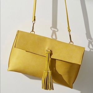 Dreia Envelope Crossbody
